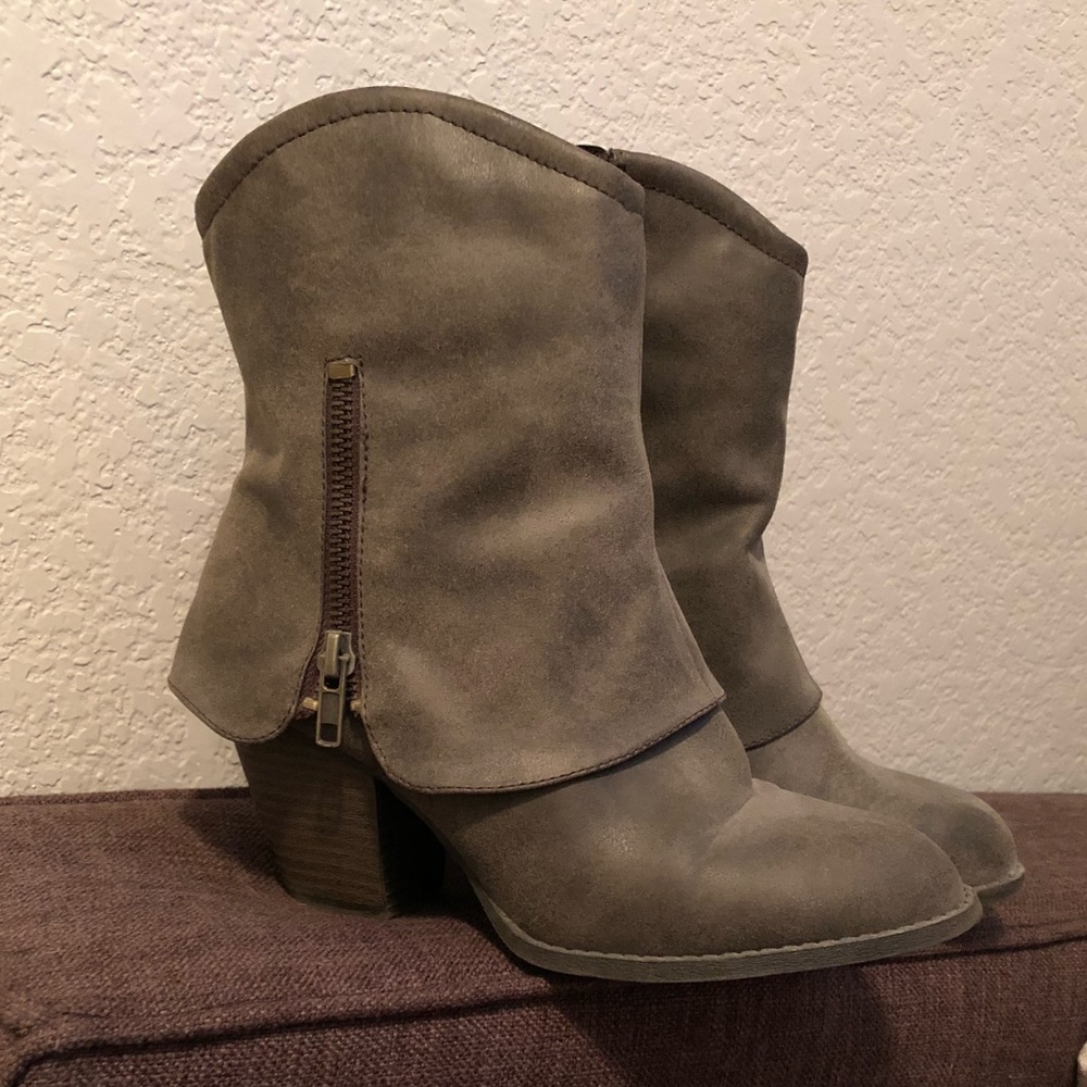 Zip up booties